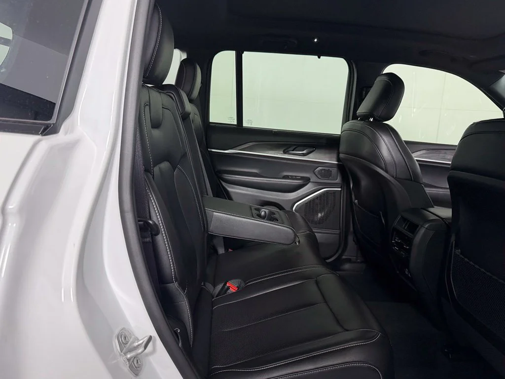 Used 2024 White Jeep 4xe image 20