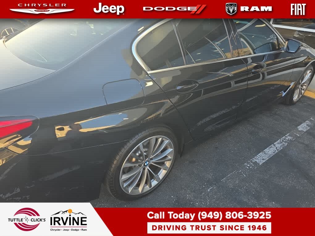 Used 2021 Black Sapphire Metallic BMW 530i image 5