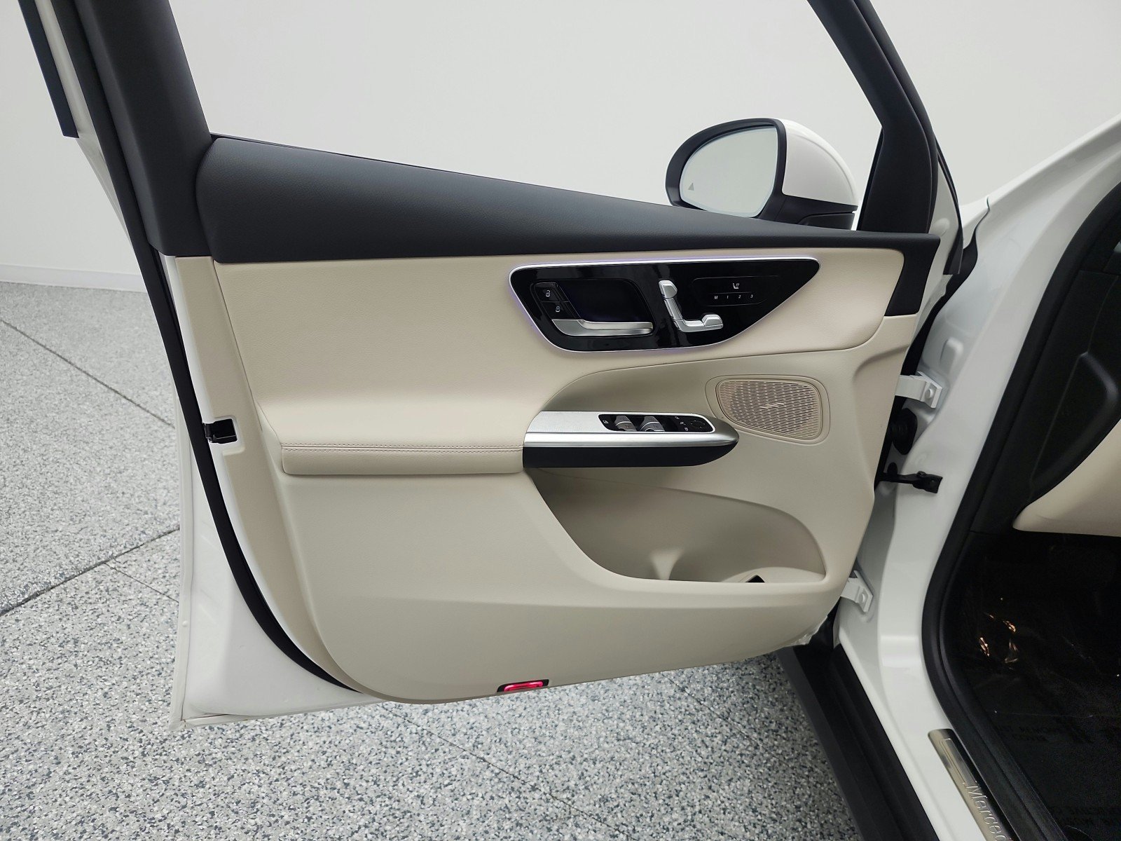 Certified Used 2026 Polar White Mercedes-Benz GLC 300 SUV image 14