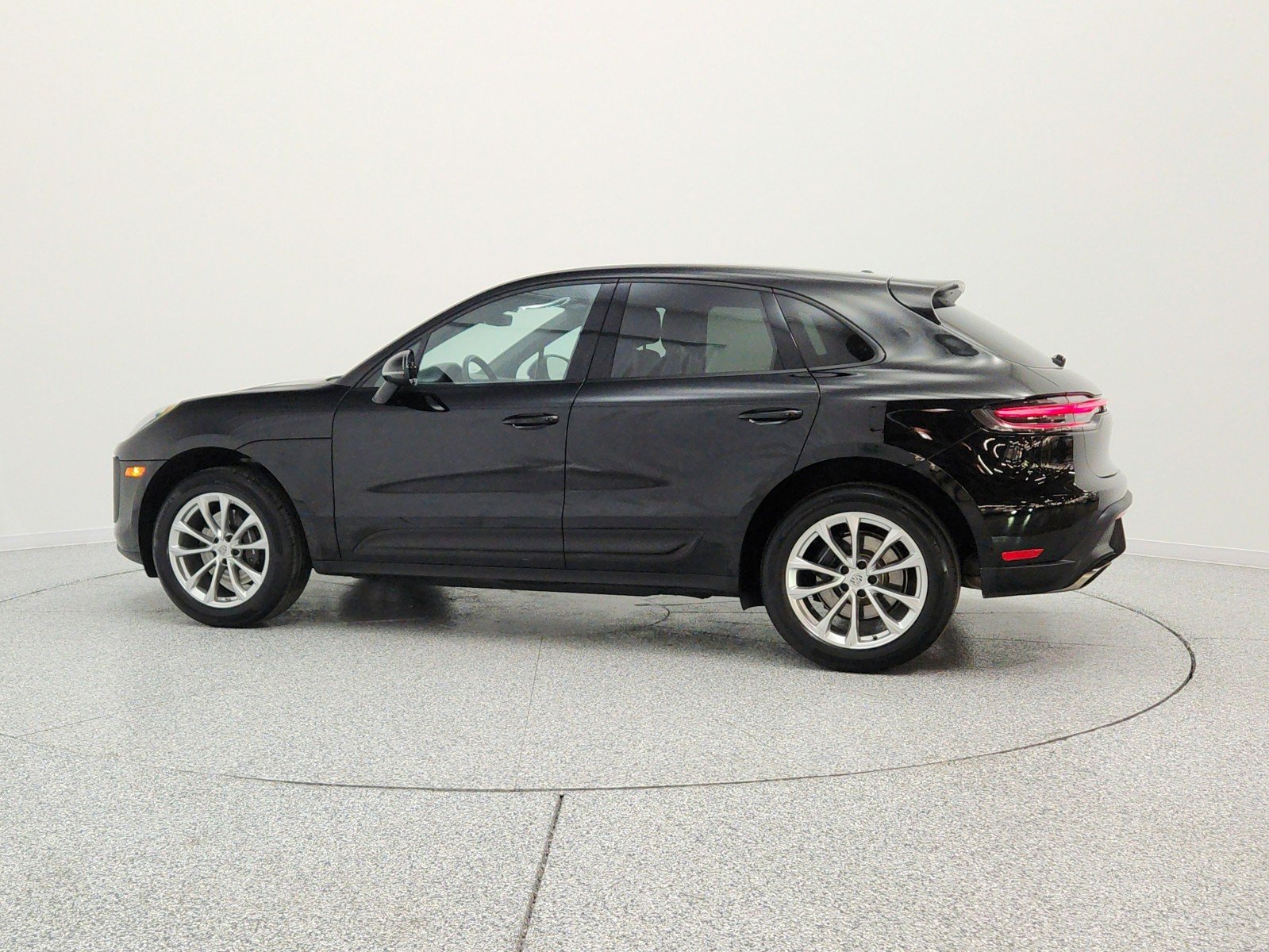 Used 2023 Black Porsche AWD image 9
