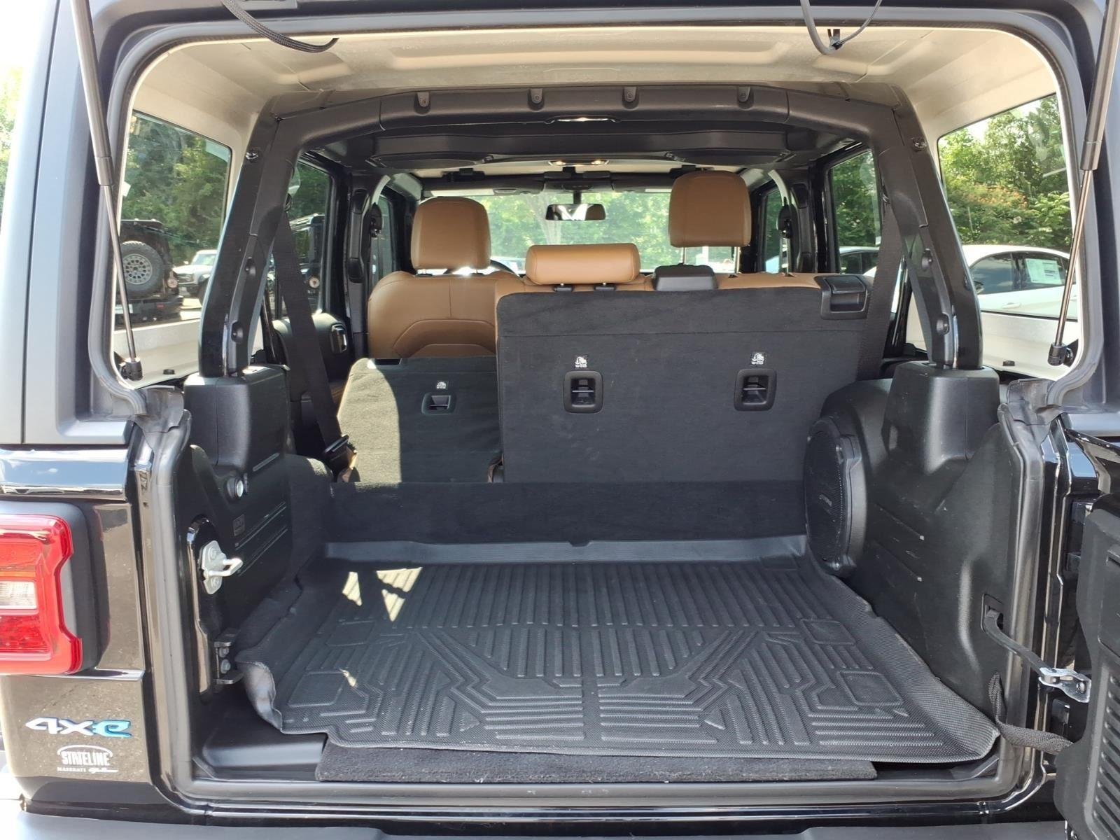 Used 2023 Black Clearcoat Jeep Sahara image 19