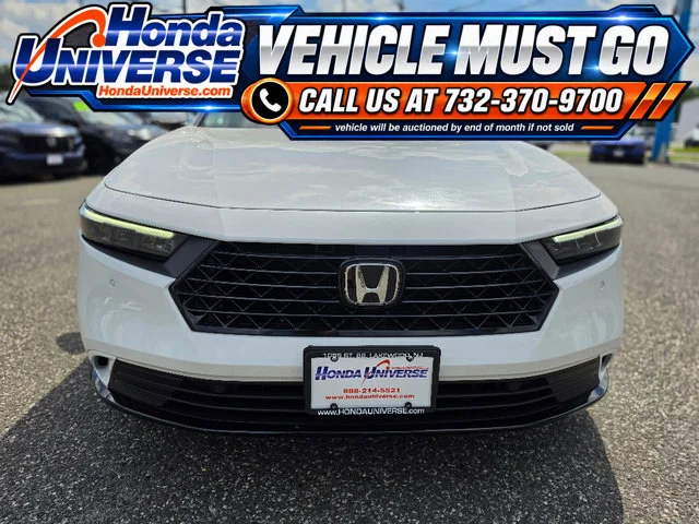 Certified Used 2025 Platinum White Pearl Honda EX-L image 10