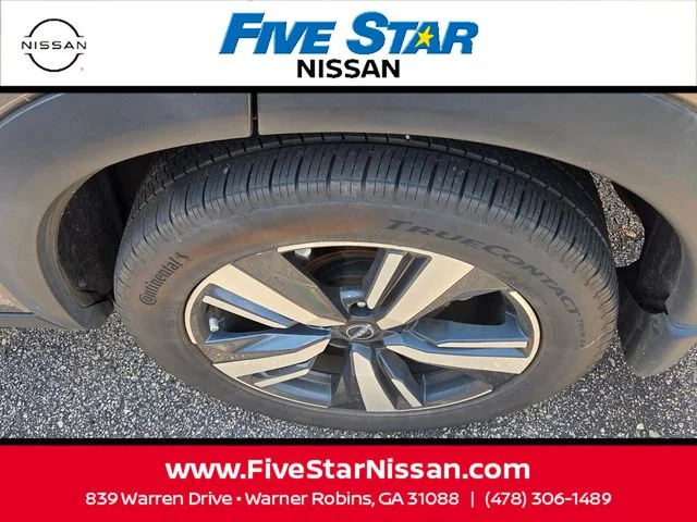 Used 2023 Gray Nissan SL image 6