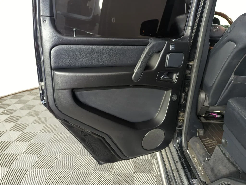 Used 2013  Mercedes-Benz G 550 image 27