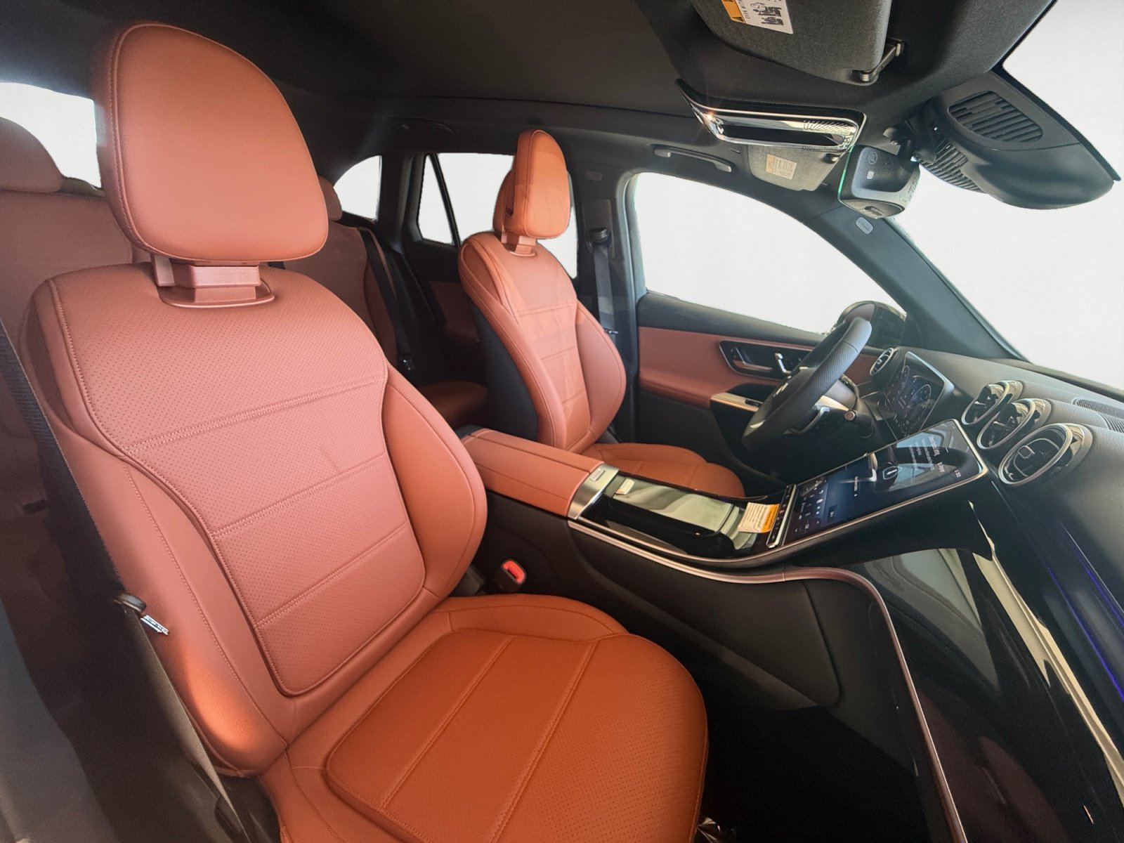 New 2027 Graphite Grey Metallic Mercedes-Benz GLC 300 image 40