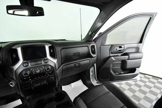 Used 2021 White Chevrolet LTZ image 21