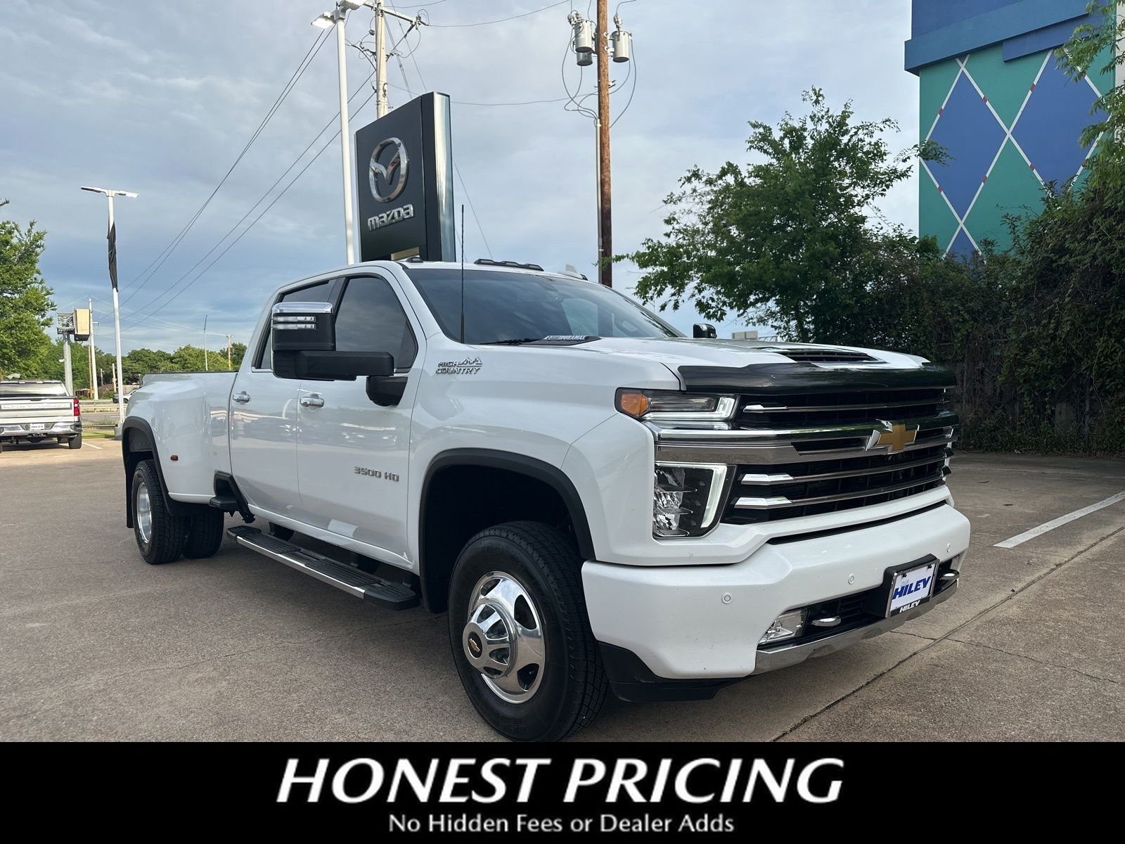 Summit White 2022 Chevrolet Silverado 3500HD High Country Crew Cab 4WD Pickup Truck Four-Wheel Drive Automatic