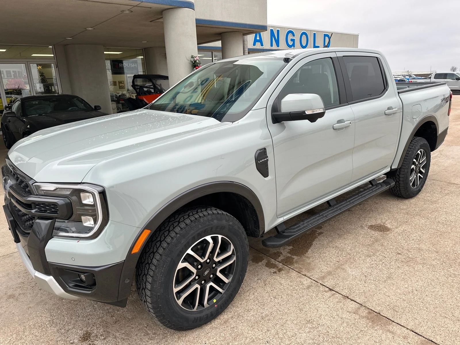 New 2024 Cactus Gray Ford LARIAT image 2