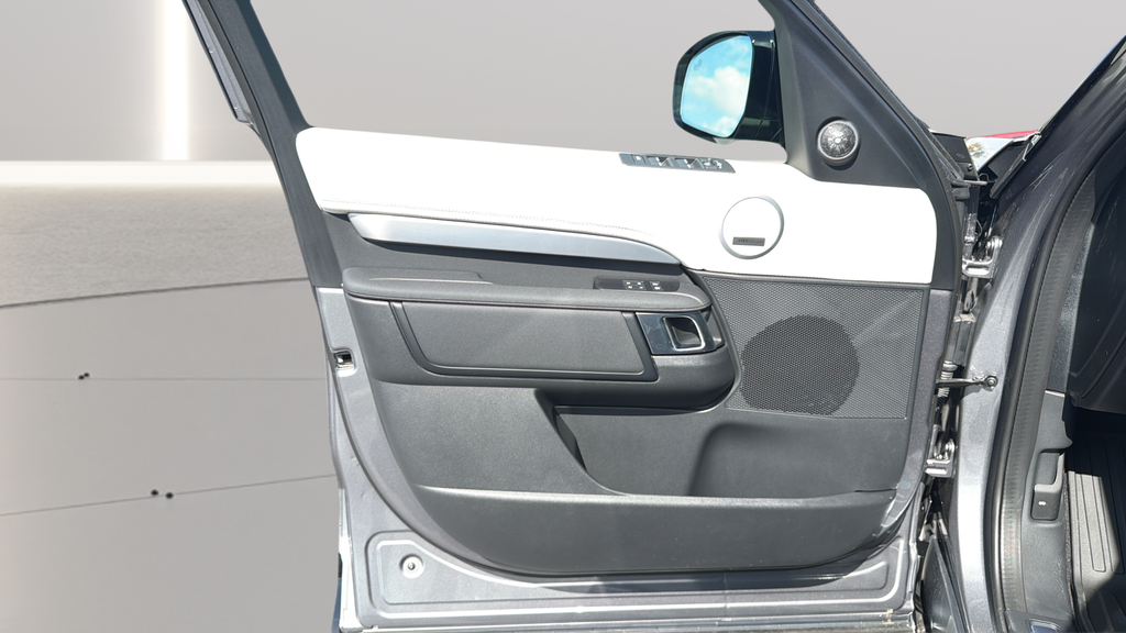 New 2026 Eiger Grey Land Rover Dynamic SE image 20