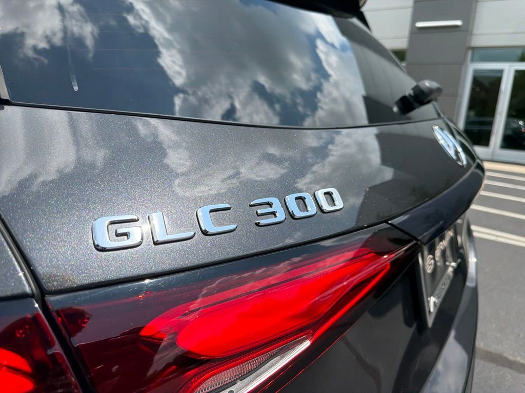 Used 2023 Graphite Gray Metallic Mercedes-Benz GLC 300 image 13