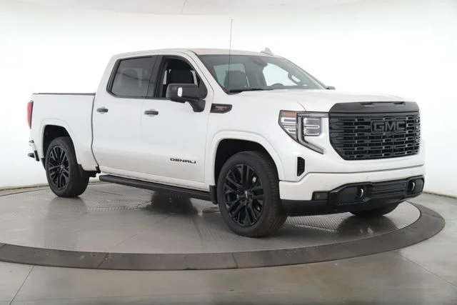 Used 2024 White GMC Denali image 2