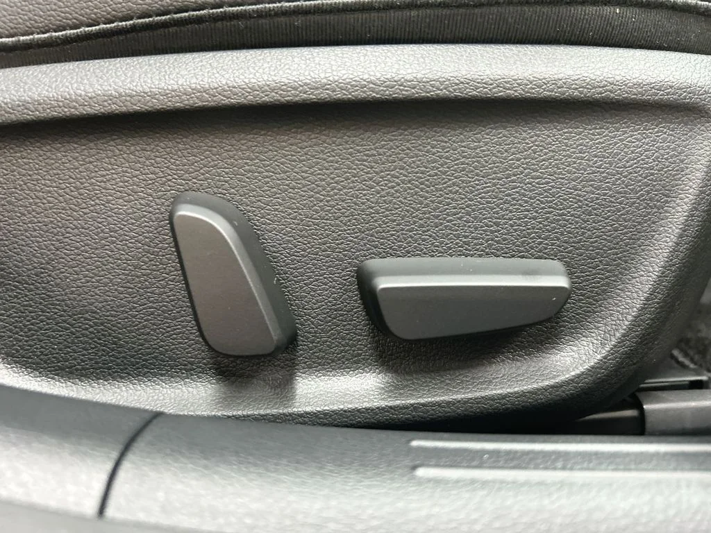 Used 2026 Silver Genesis 2.5T image 19