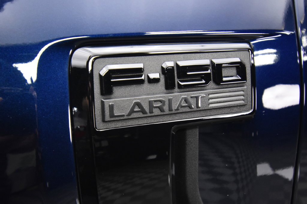 Used 2022 Atlas Blue Metallic Ford Lariat image 18