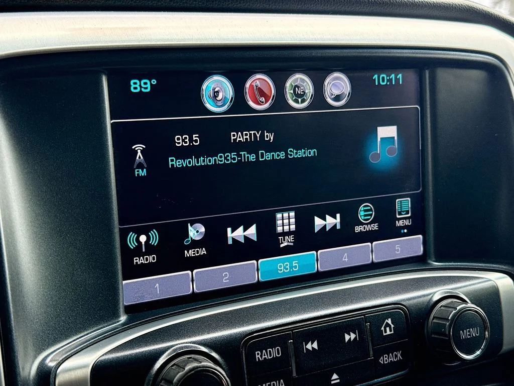 Used 2018 Black GMC SLE image 15