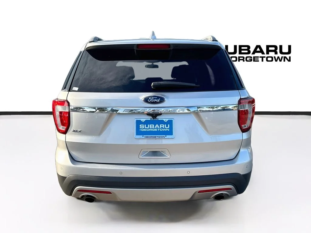 Used 2017 Silver Ford XLT image 6