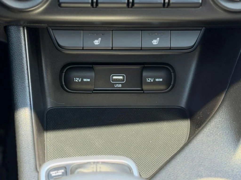 Used 2020 White Kia S image 19
