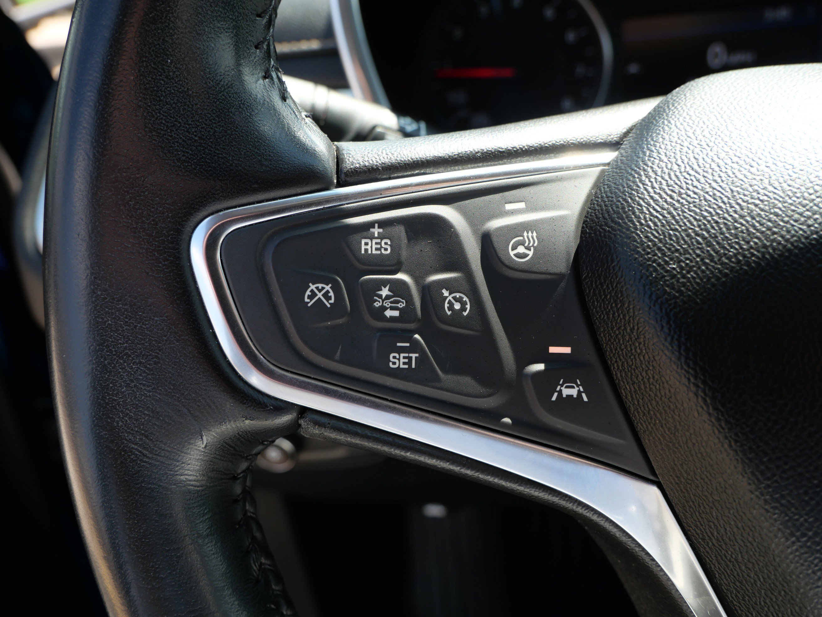 Used 2019 Pacific Blue Metallic Chevrolet Premier image 19