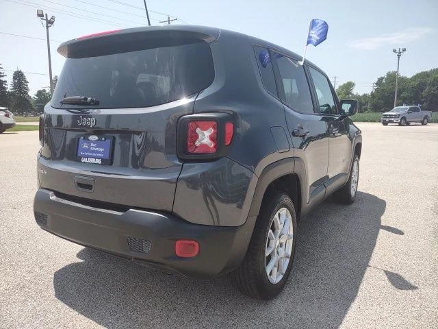 Certified Used 2023 Graphite Gray Jeep Latitude image 5