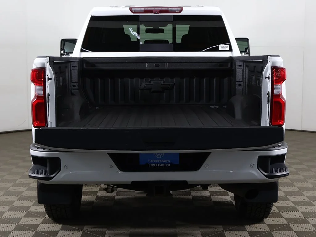 Used 2022 Summit White Chevrolet LTZ image 23