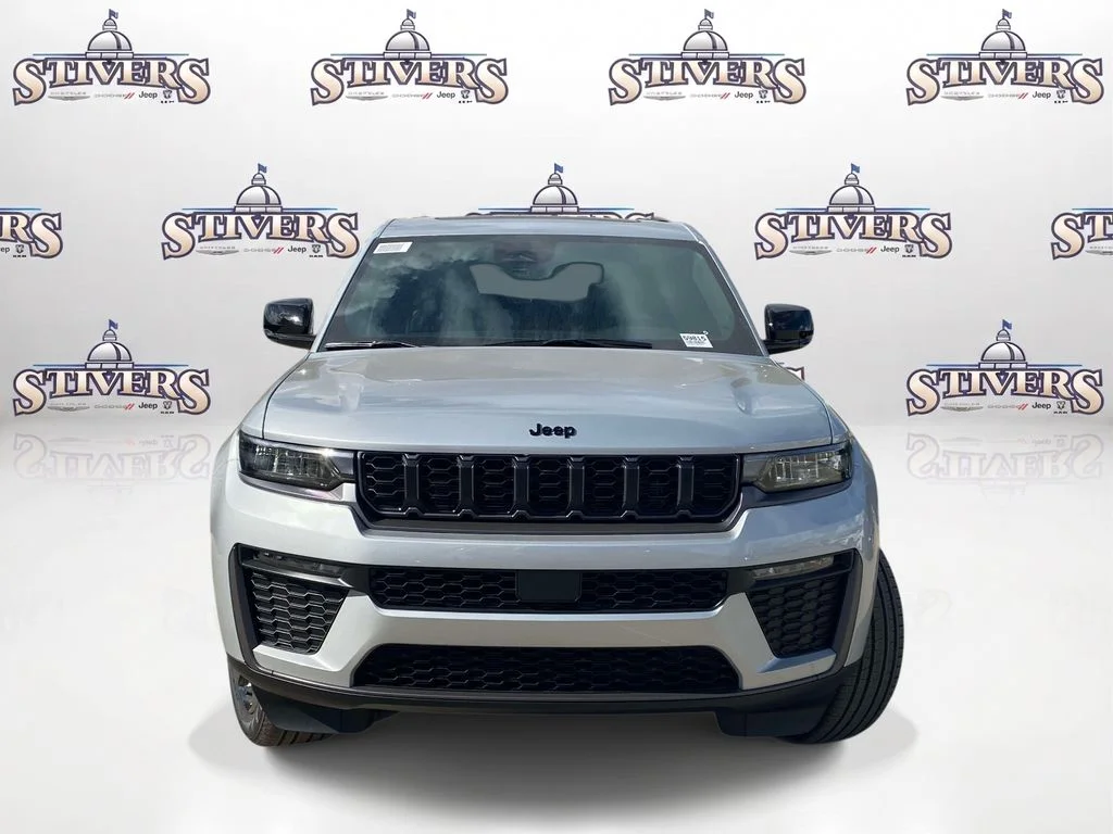 New 2026 Silver Zynith Exterior Paint Jeep Limited image 2