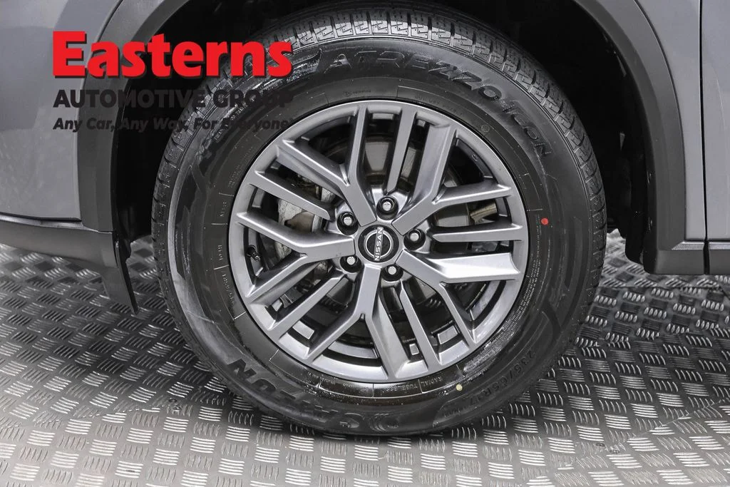 Used 2024 Gray Nissan S image 33