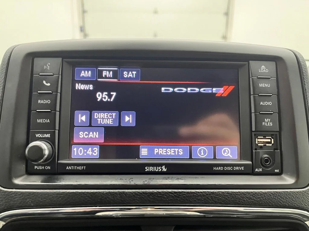 Used 2019 Black Dodge SXT image 26