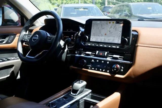 Used 2023 Gray Nissan Platinum image 39