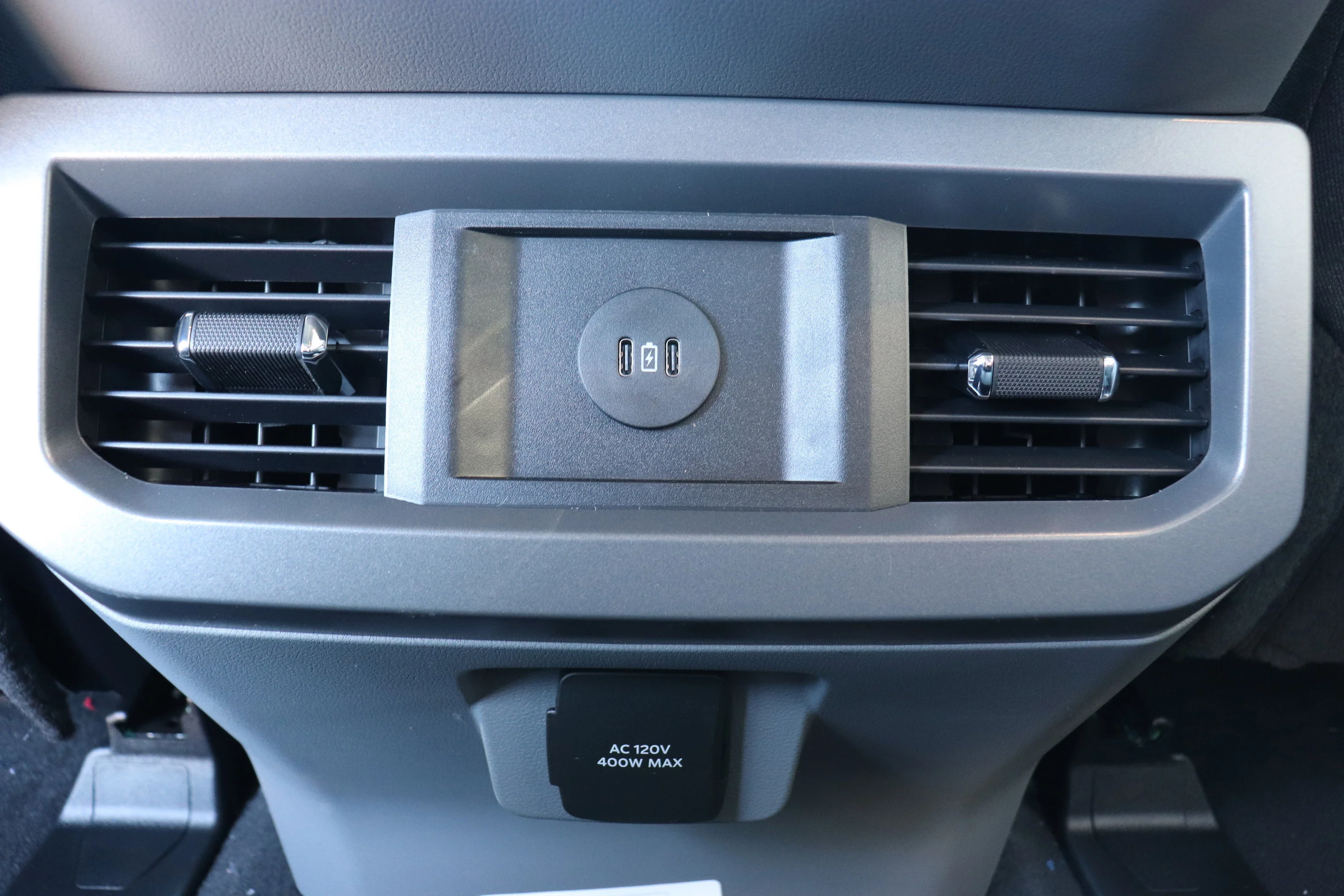 New 2026 Carbonized Grey Metallic Ford XLT image 17