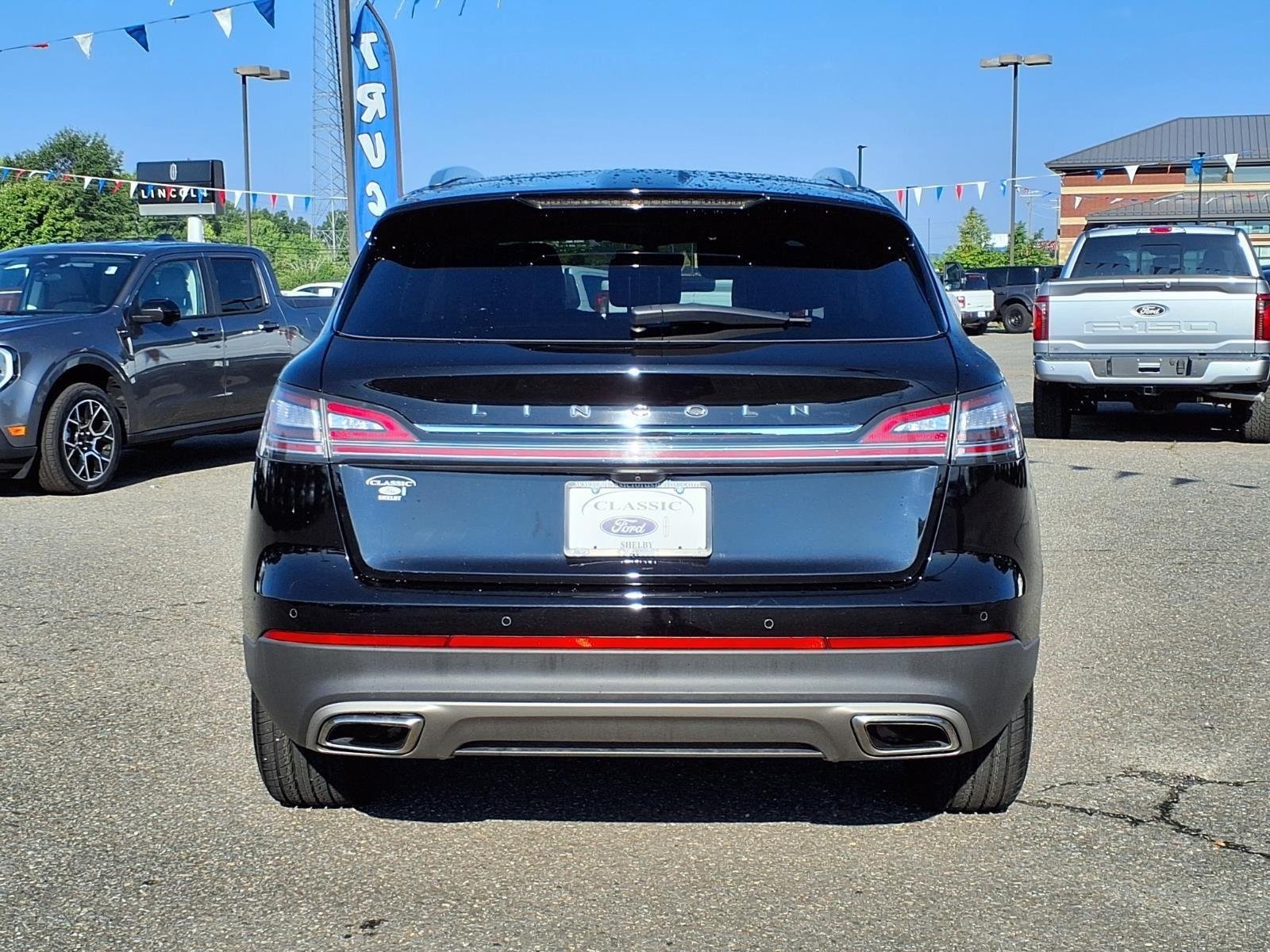 Used 2022 Infinite Black Metallic Clearcoat Lincoln Standard image 9