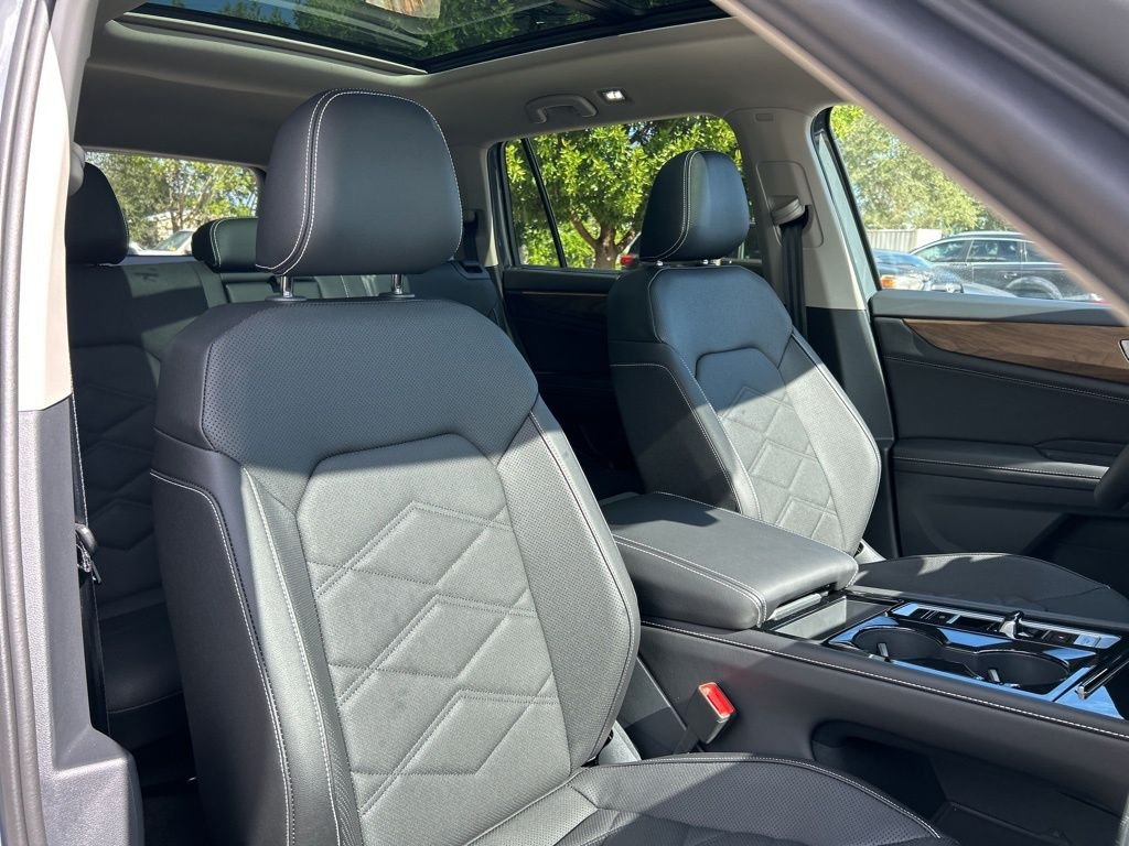 2026 Volkswagen Atlas SE w/Tech - Photo 44