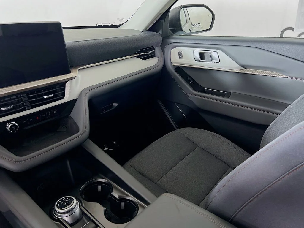 New 2026 Vapor Blue Metallic Ford Active image 28