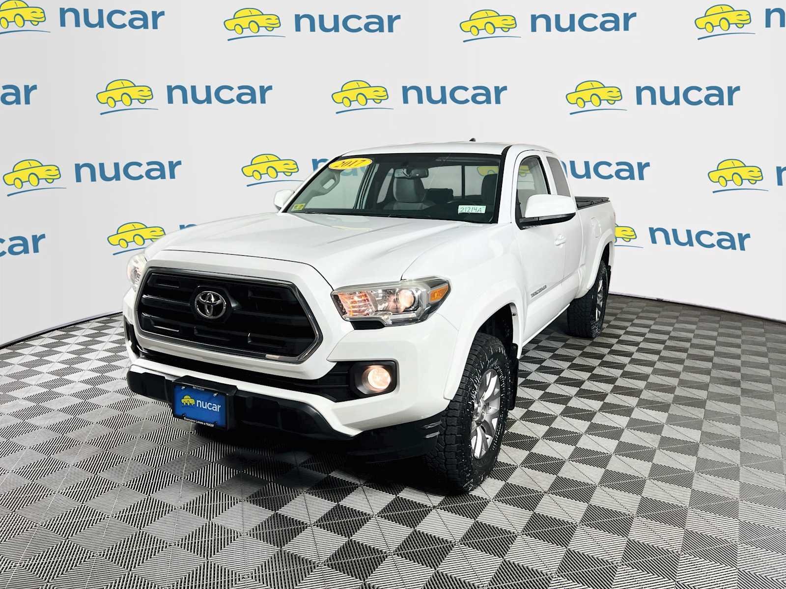 Used 2017 Super White Toyota SR5 image 3