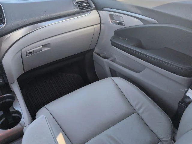 Used 2022 Lunar Silver Metallic Honda Special Edition image 17