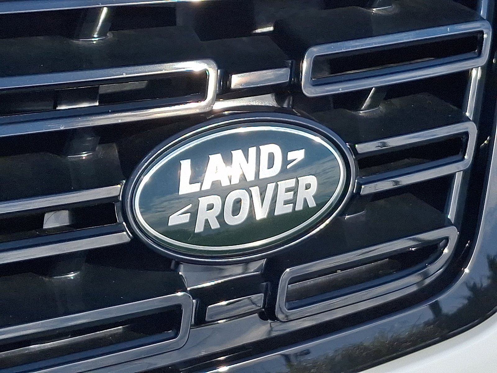 New 2026 Fuji White Land Rover  image 18