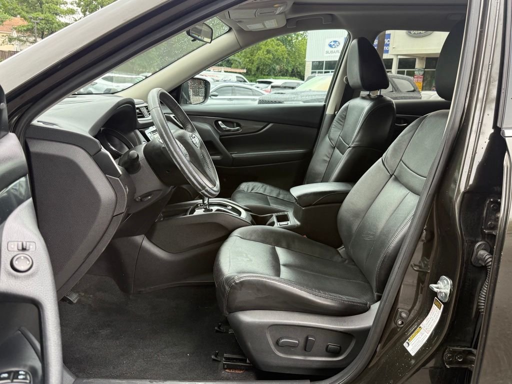 Used 2015 Black Nissan SL image 18