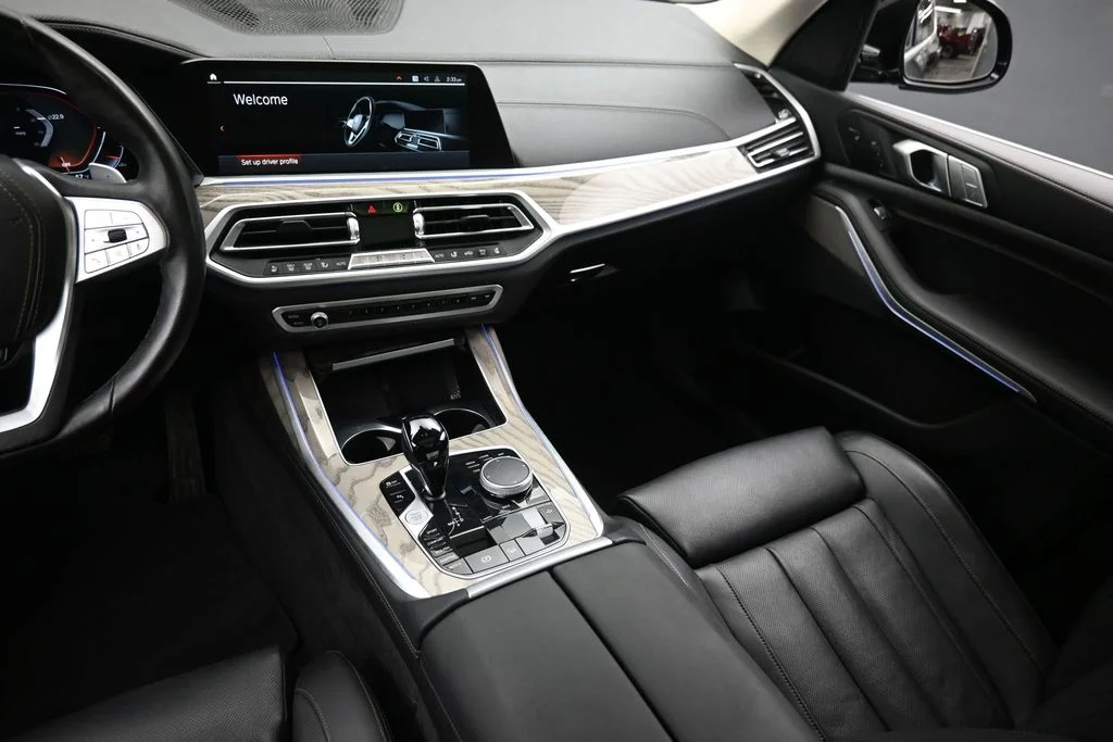 Certified Used 2022 Black BMW xDrive40i image 17
