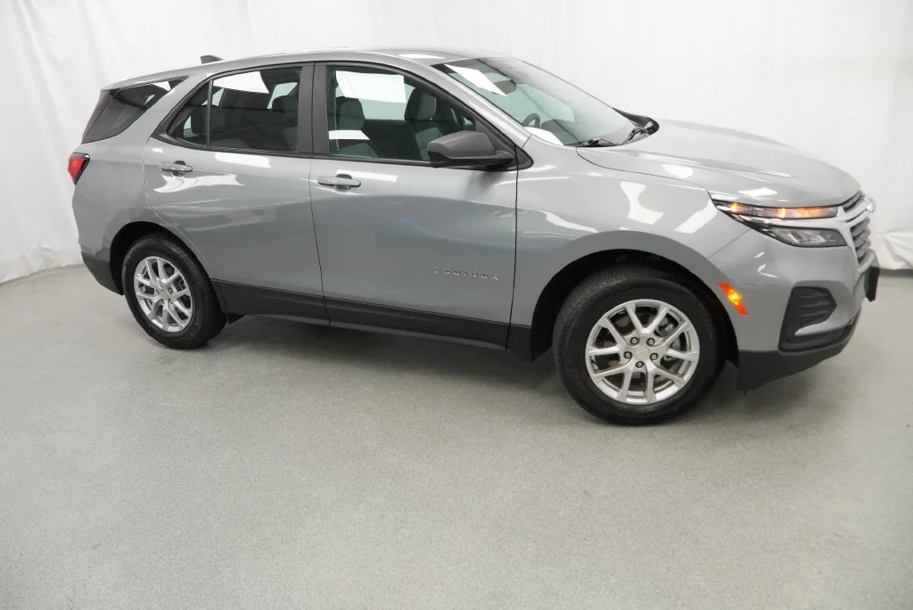 2024 Chevrolet Equinox LS - Photo 6
