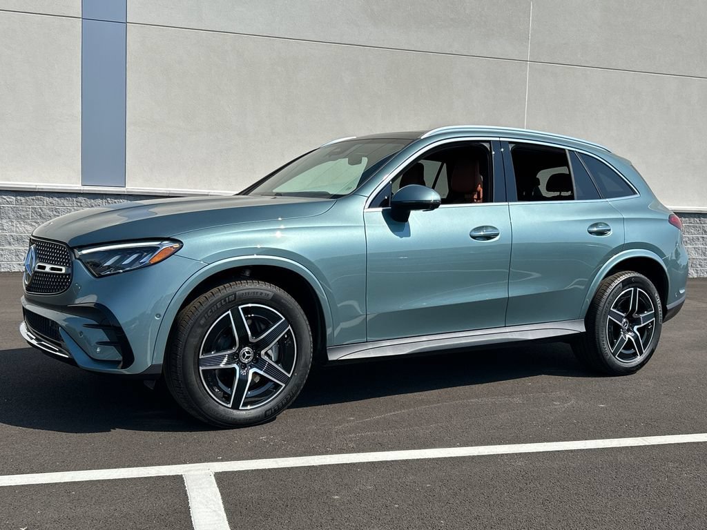 New 2027 Verde Silver Metallic Mercedes-Benz GLC 300 image 39