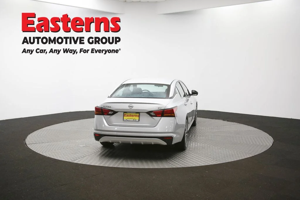 Used 2023 Silver Nissan 2.5 SV image 38
