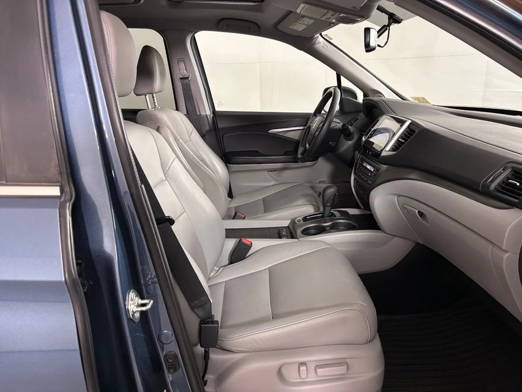 Used 2016  Honda EX-L image 44