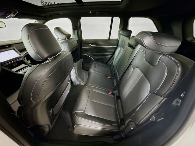 New 2026 Bright White Clear-Coat Exterior Paint Jeep Limited Reserve image 25