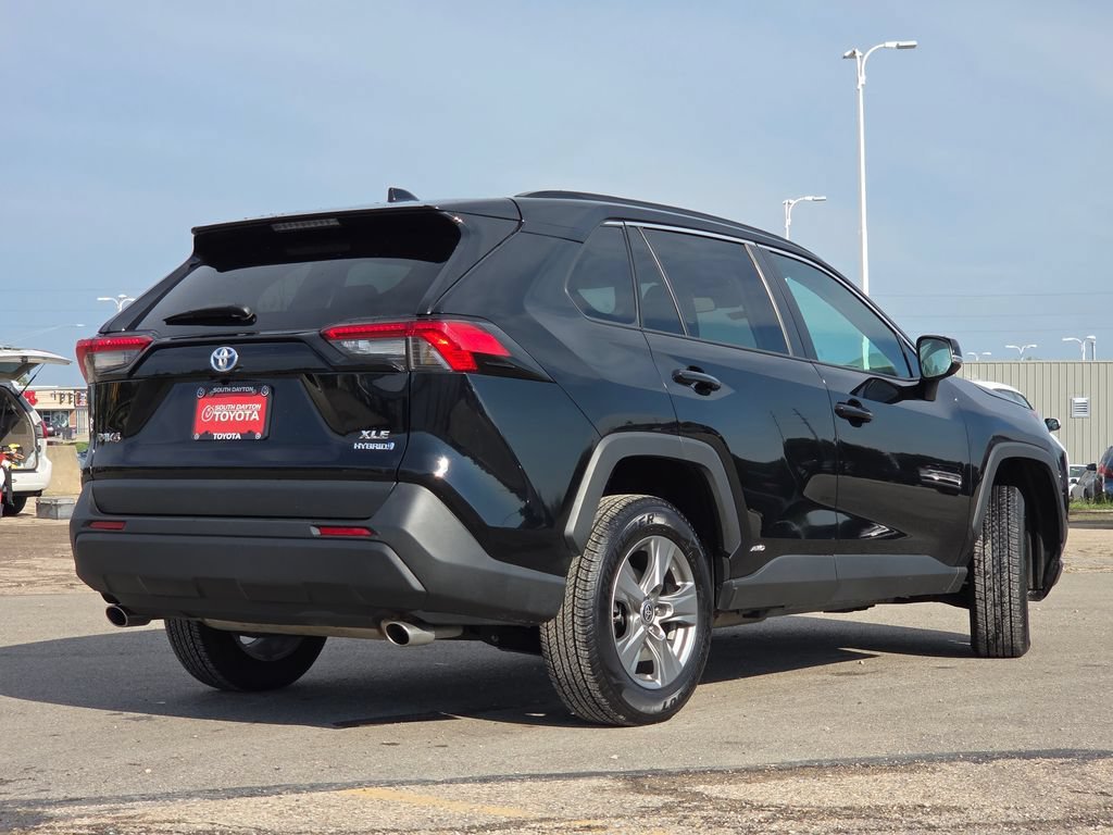 2024 Toyota RAV4 XLE - Photo 23