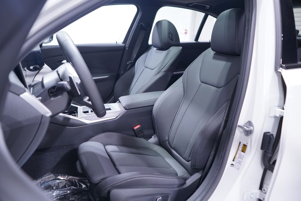 2026 BMW 3 Series 330i - Photo 7