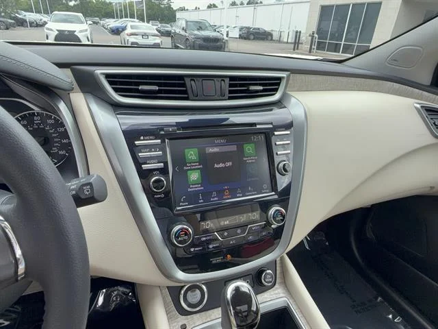 Used 2024 Pearl White TriCoat Nissan SL image 13