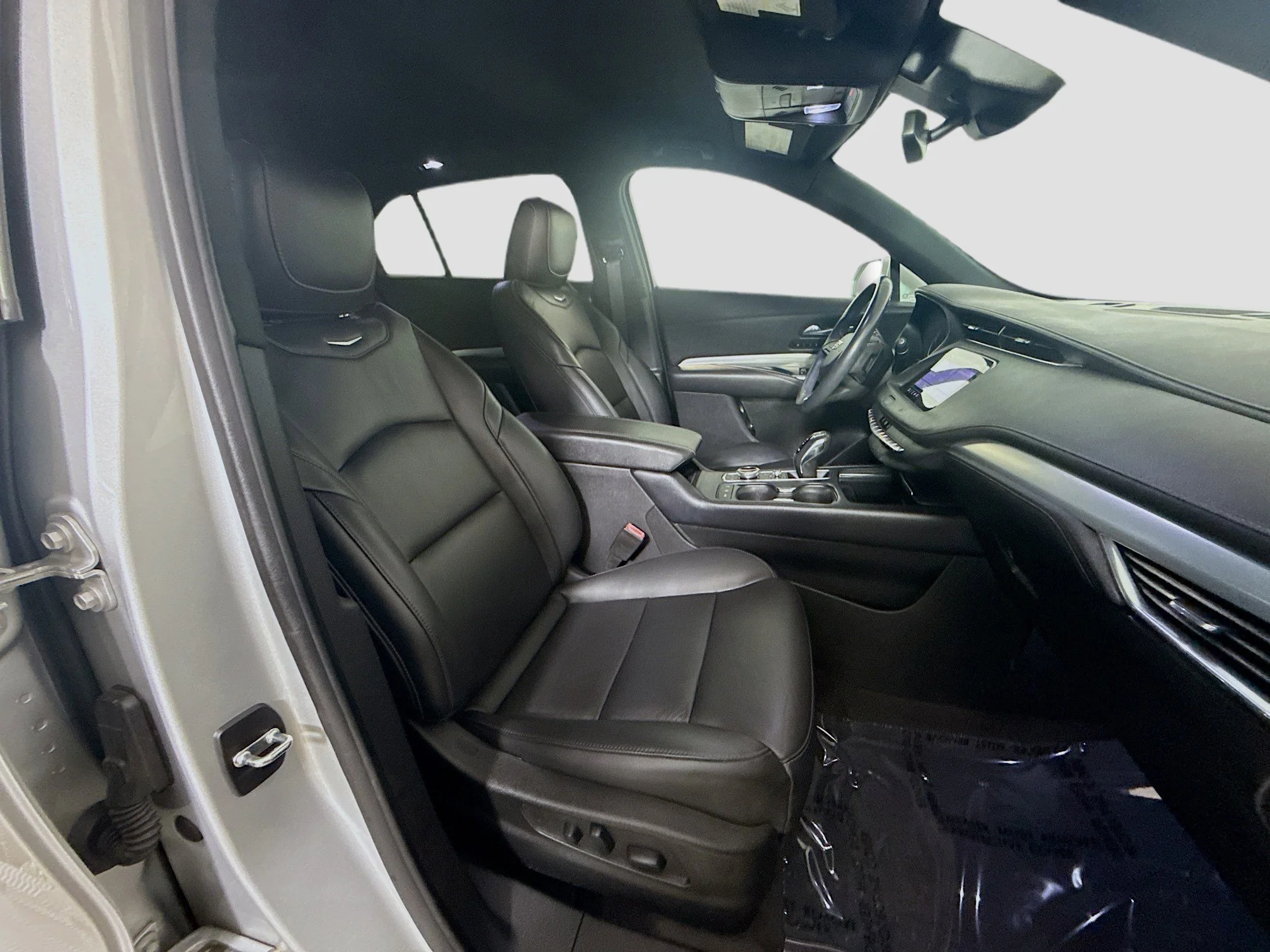 Used 2019 Radiant Silver Metallic Cadillac FWD Premium Luxury image 25