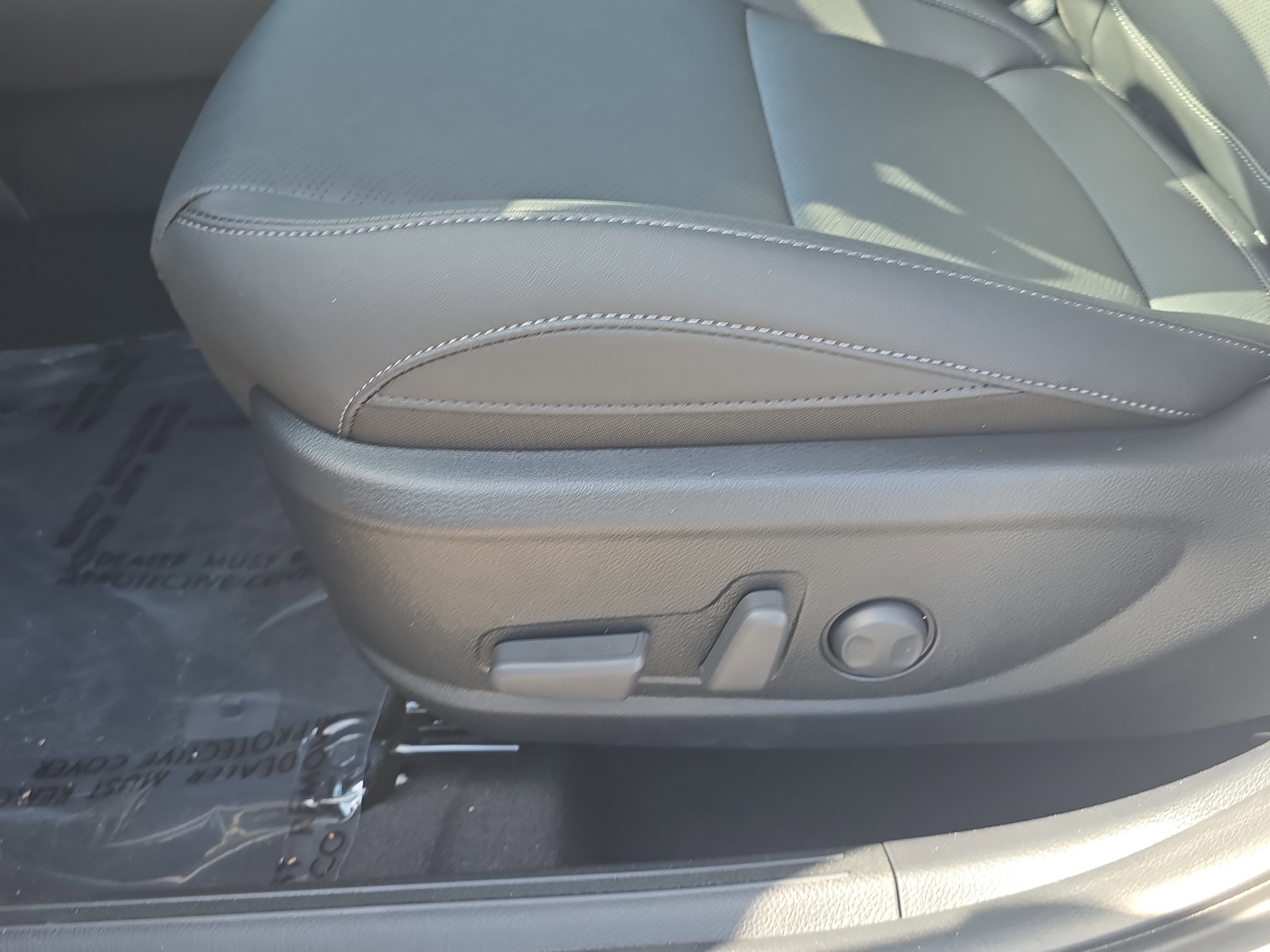 New 2026 Snow White Pearl Kia EX image 19