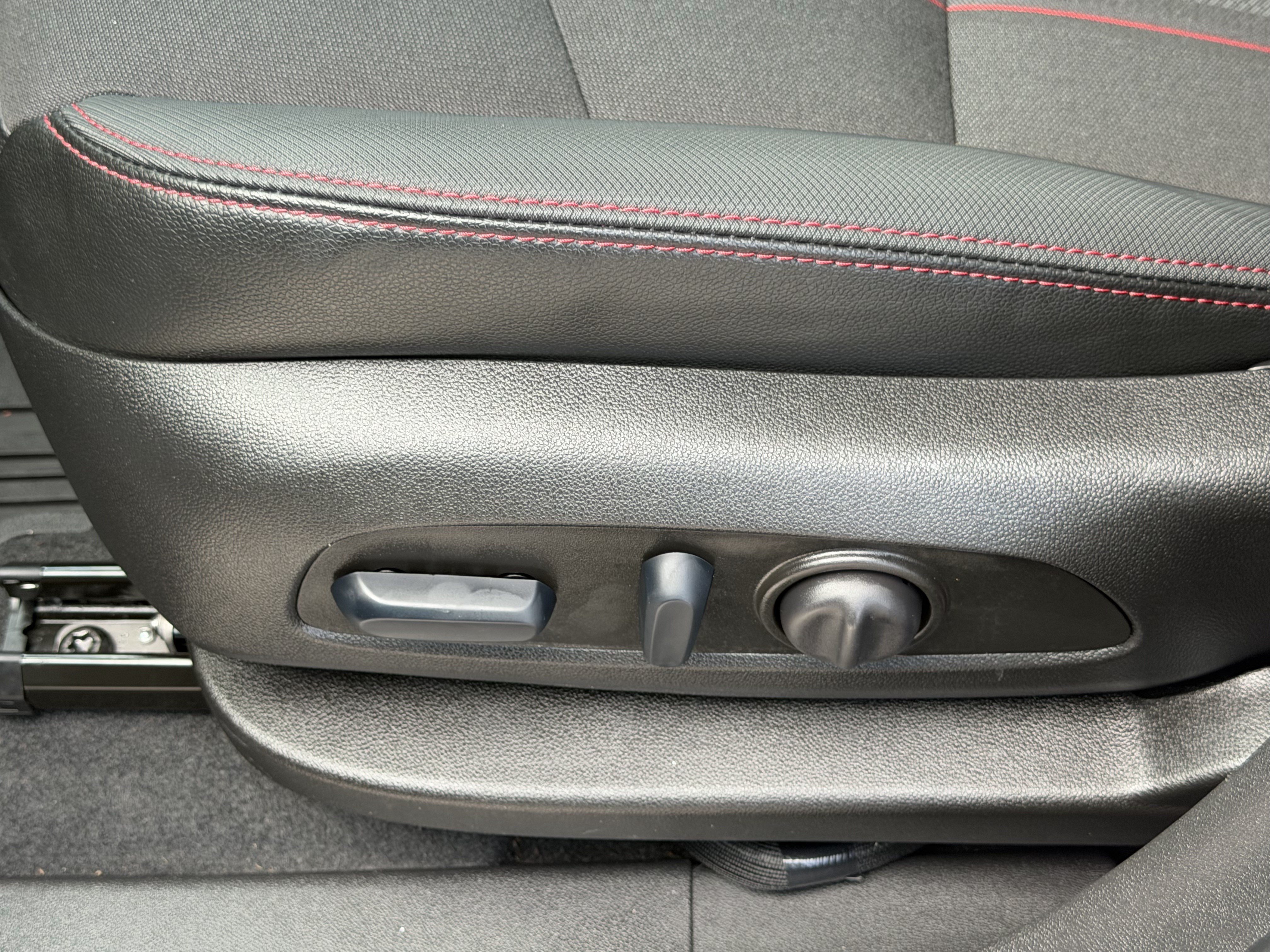 Used 2023 Summit White Chevrolet RS image 26