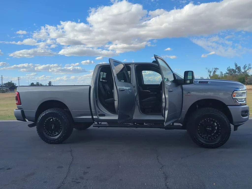 Used 2024 Silver Ram Laramie image 8