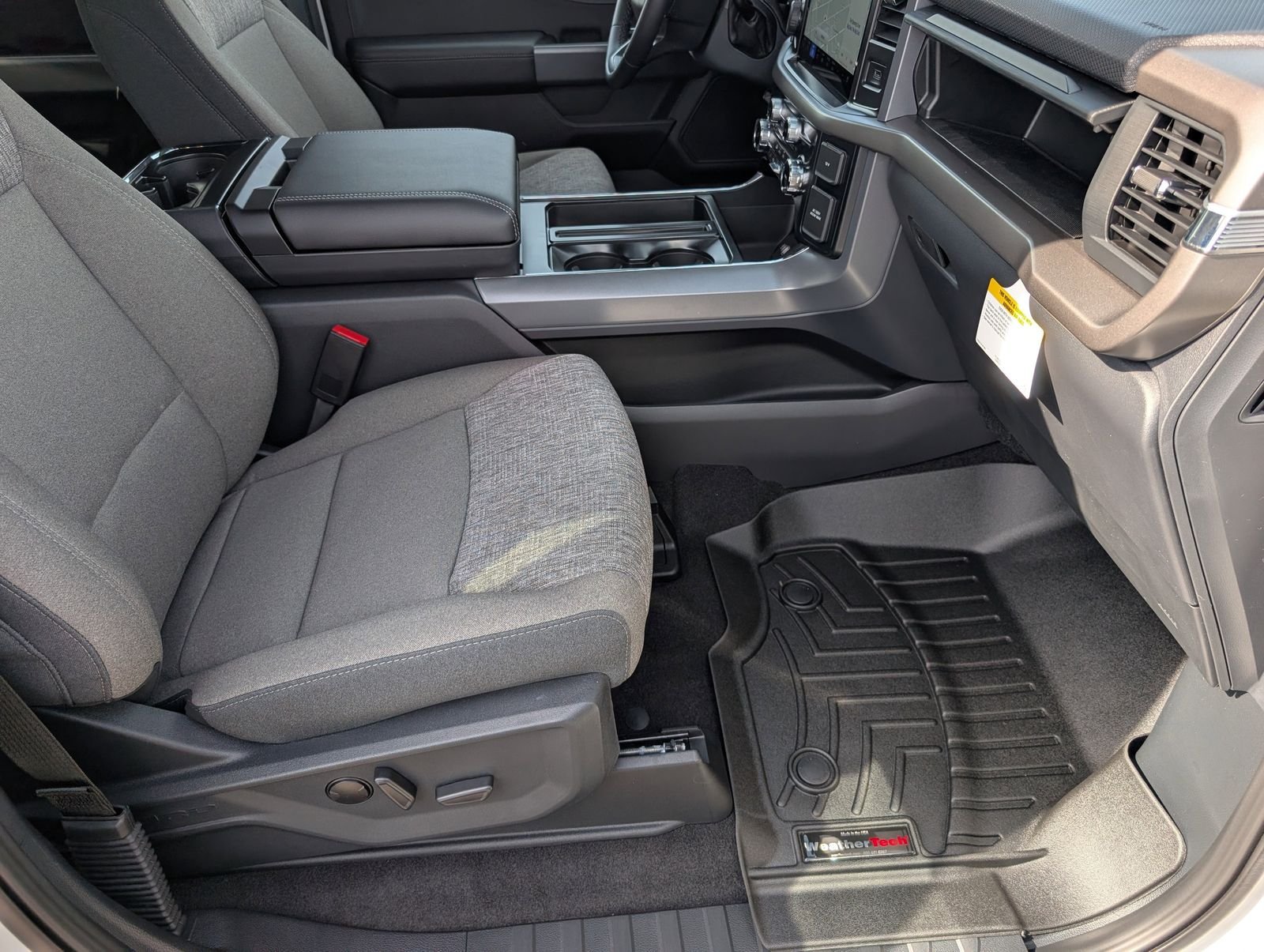 New 2026 Oxford White Ford XLT image 31
