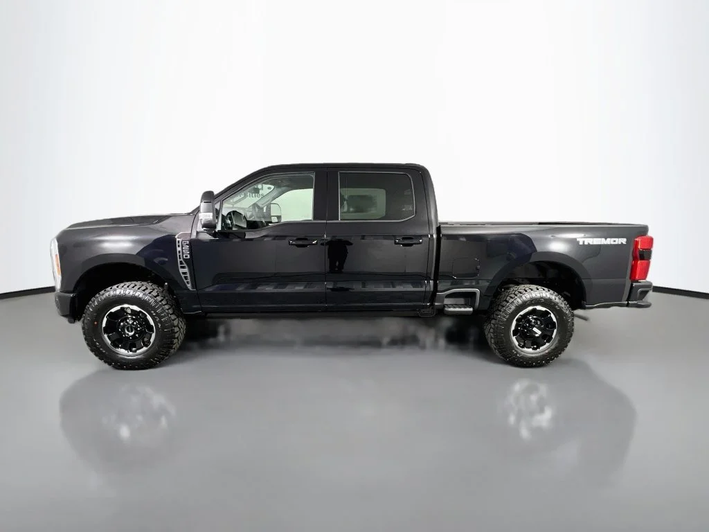 New 2027 Agate Black Metallic Ford Lariat image 5
